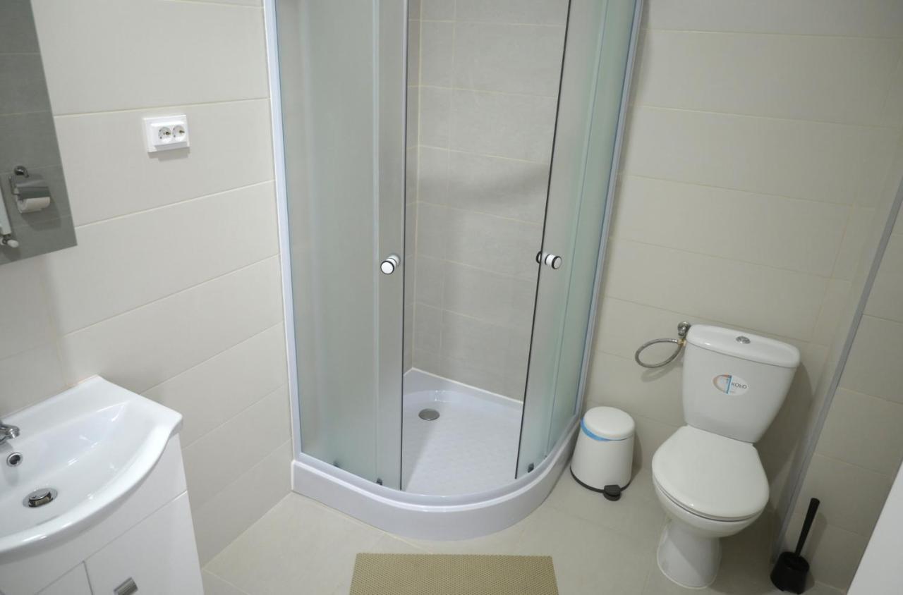 Luana Airport Apartments #5 Отопени Екстериор снимка