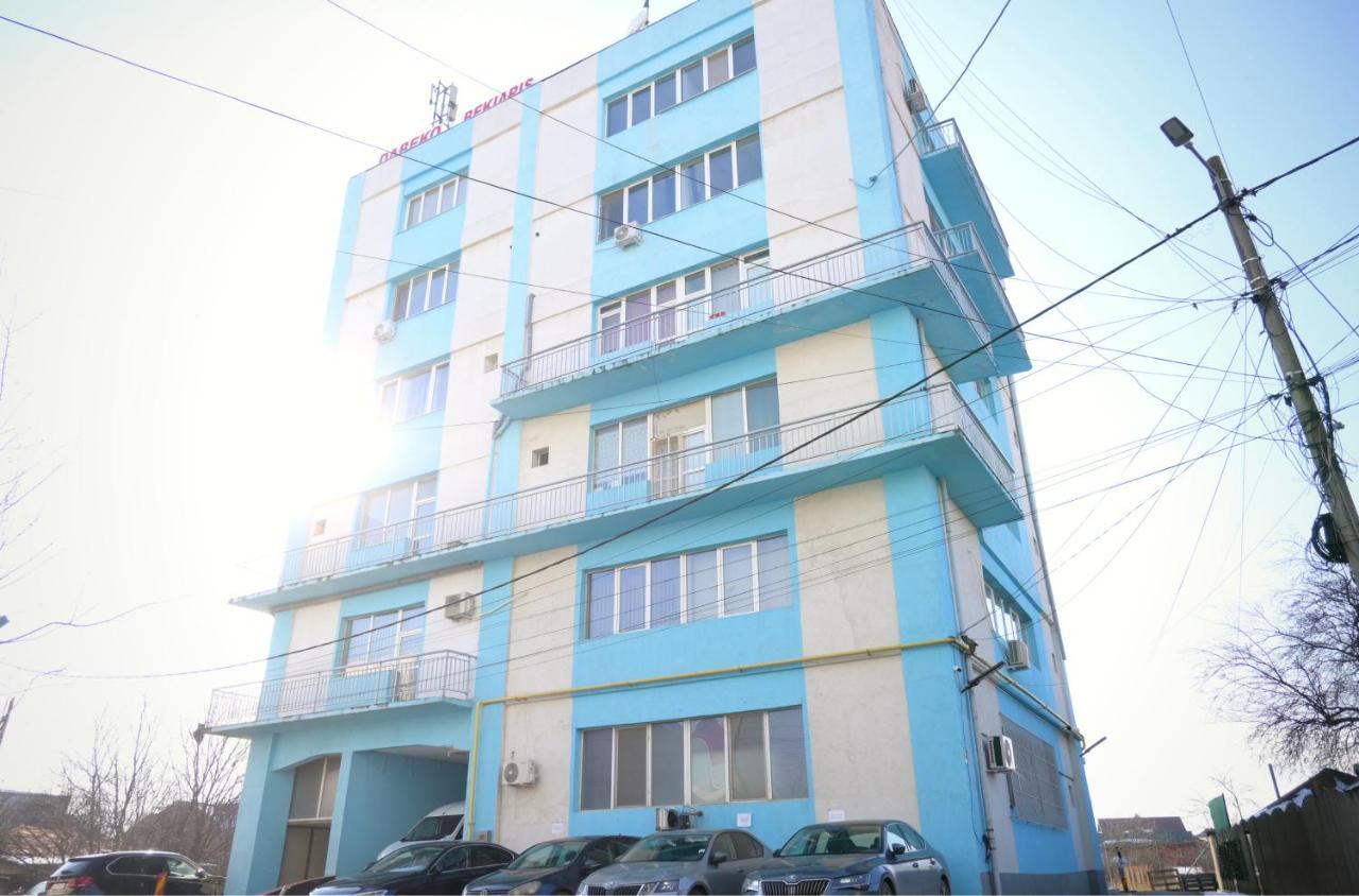Luana Airport Apartments #5 Отопени Екстериор снимка
